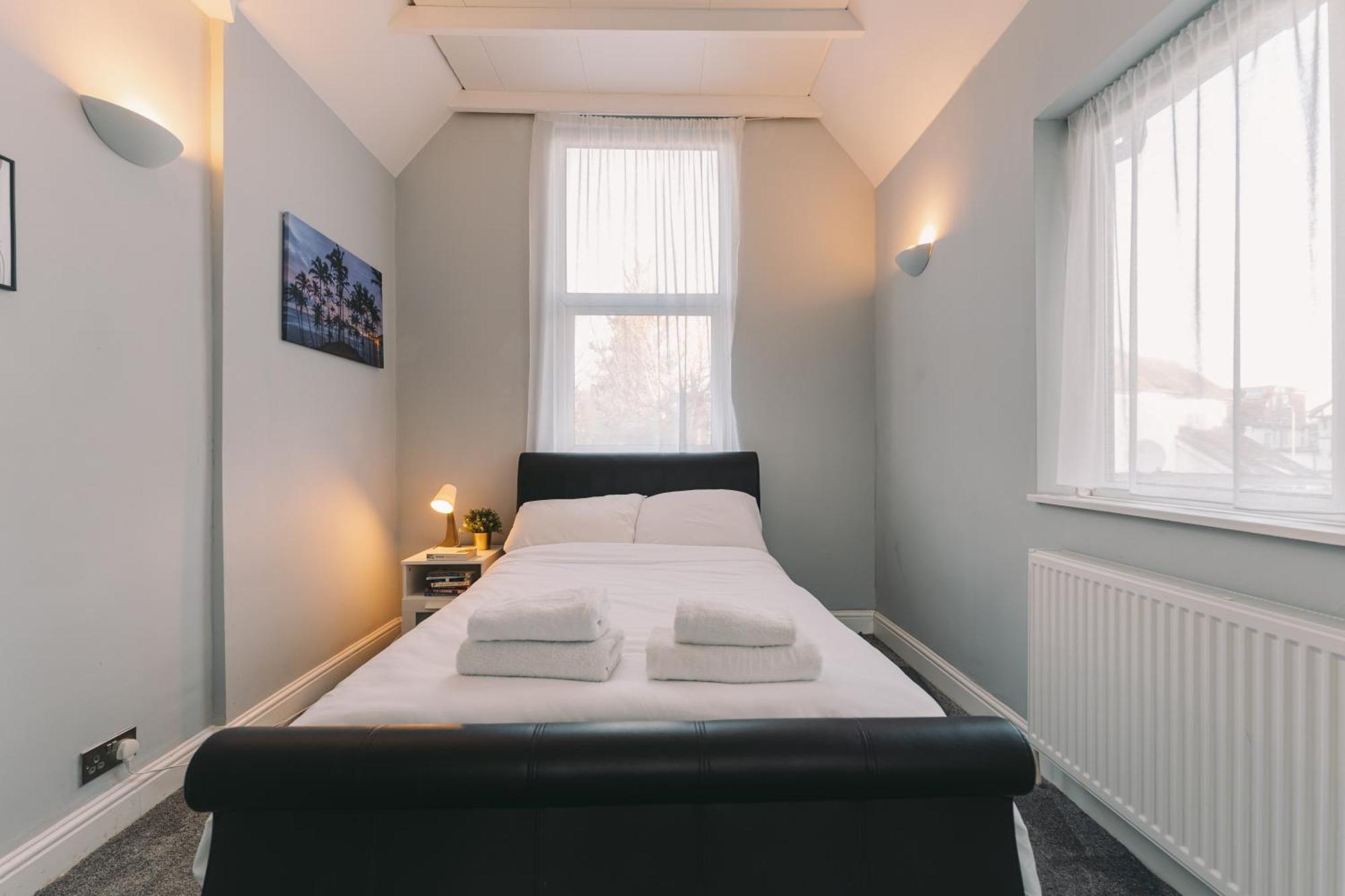 Modern Flat By The Underground. Apartman London Kültér fotó