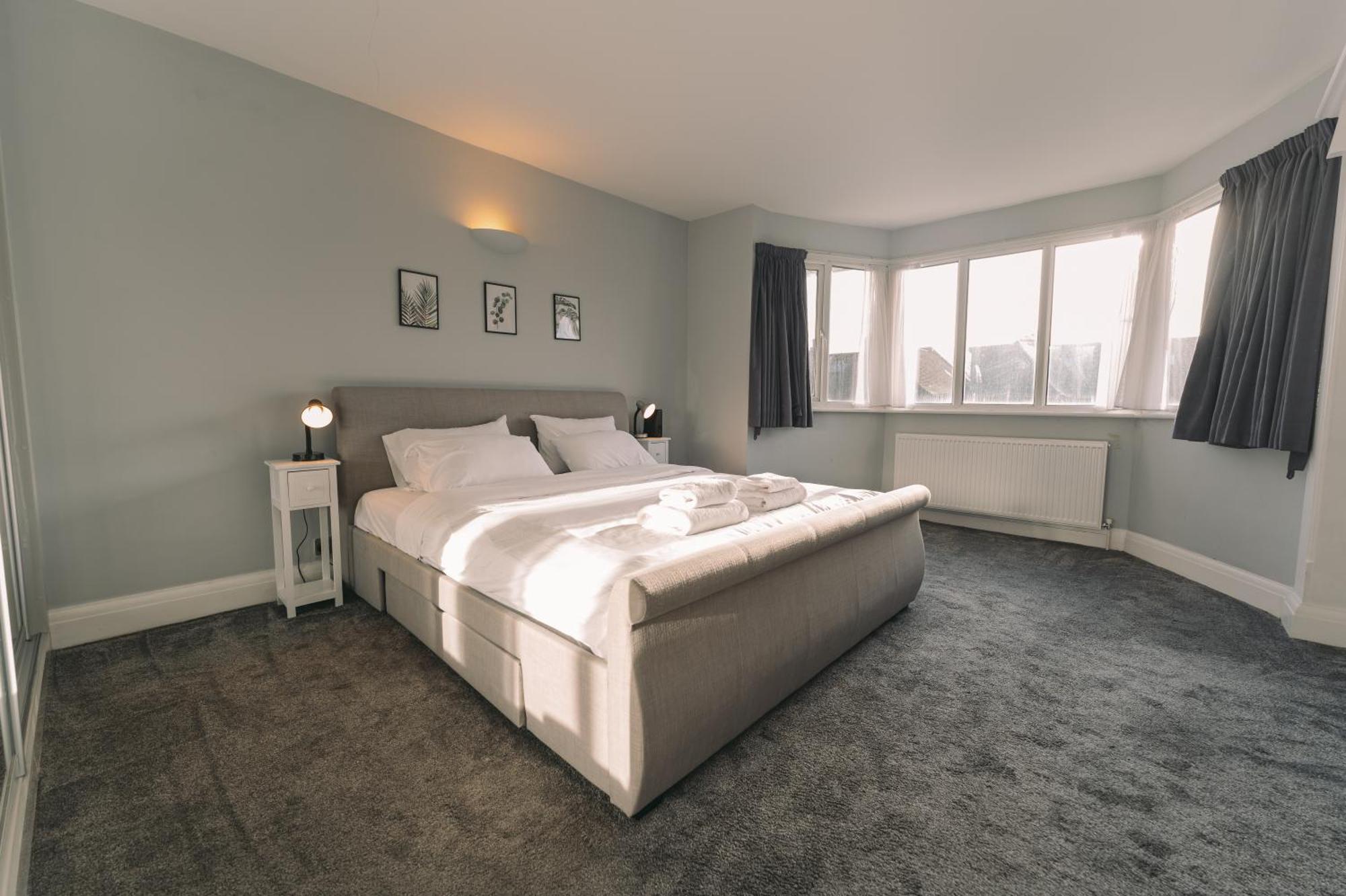 Modern Flat By The Underground. Apartman London Kültér fotó
